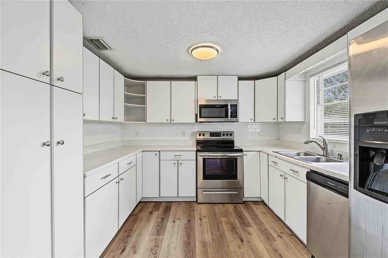 3106 Acacia St - Photo 6 of 35