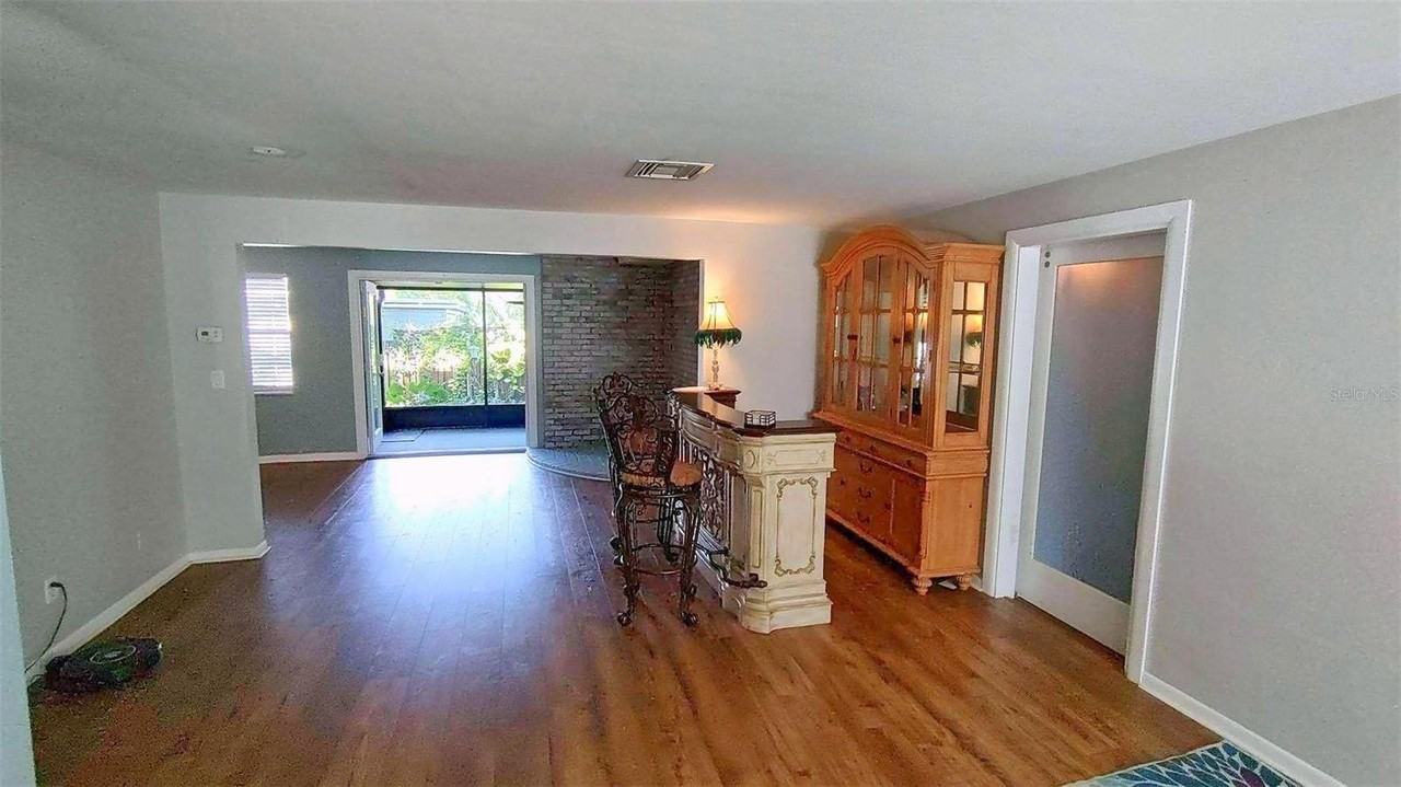 257 5th St Nw - Photo 5 of 26