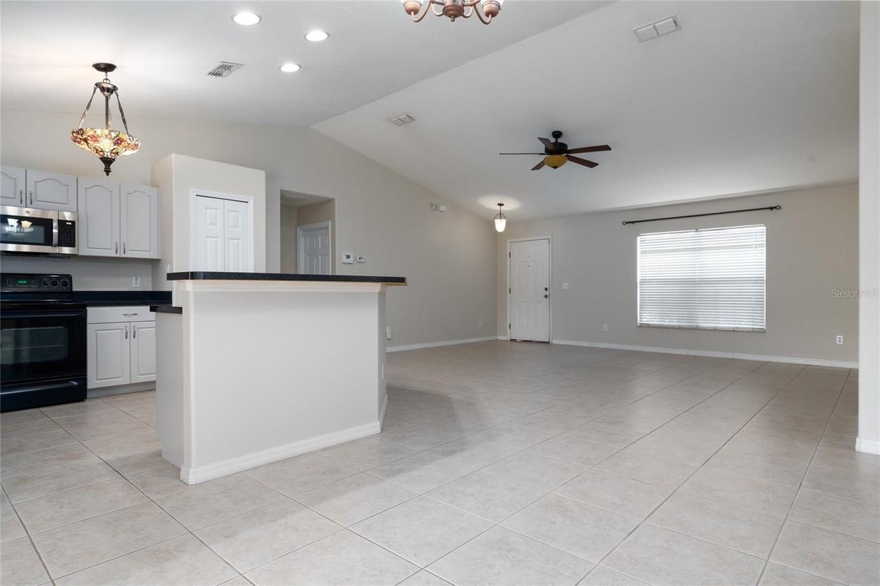 1510 Falmouth Ave - Photo 4 of 21