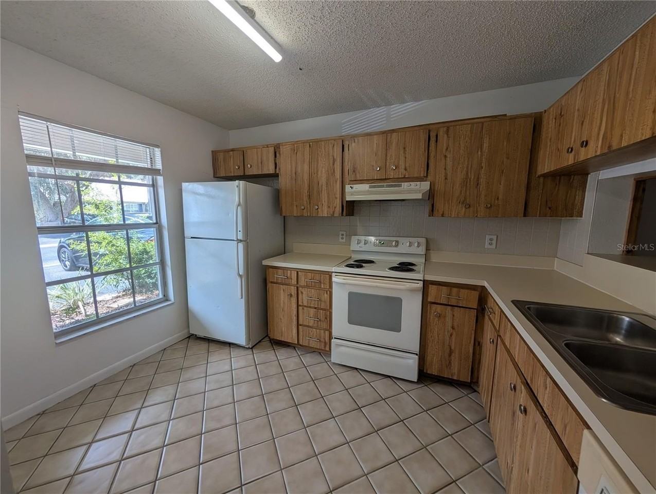 1130 Dover Ct - Photo 2 of 21