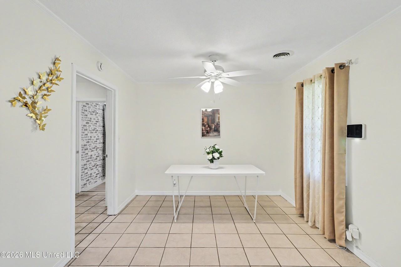 10616 Oak St - Photo 3 of 20