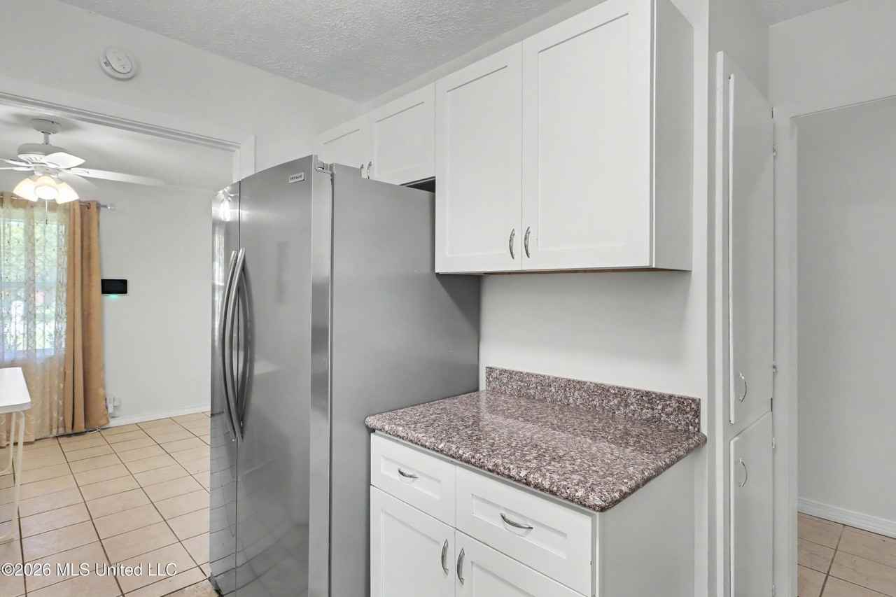 10616 Oak St - Photo 7 of 20