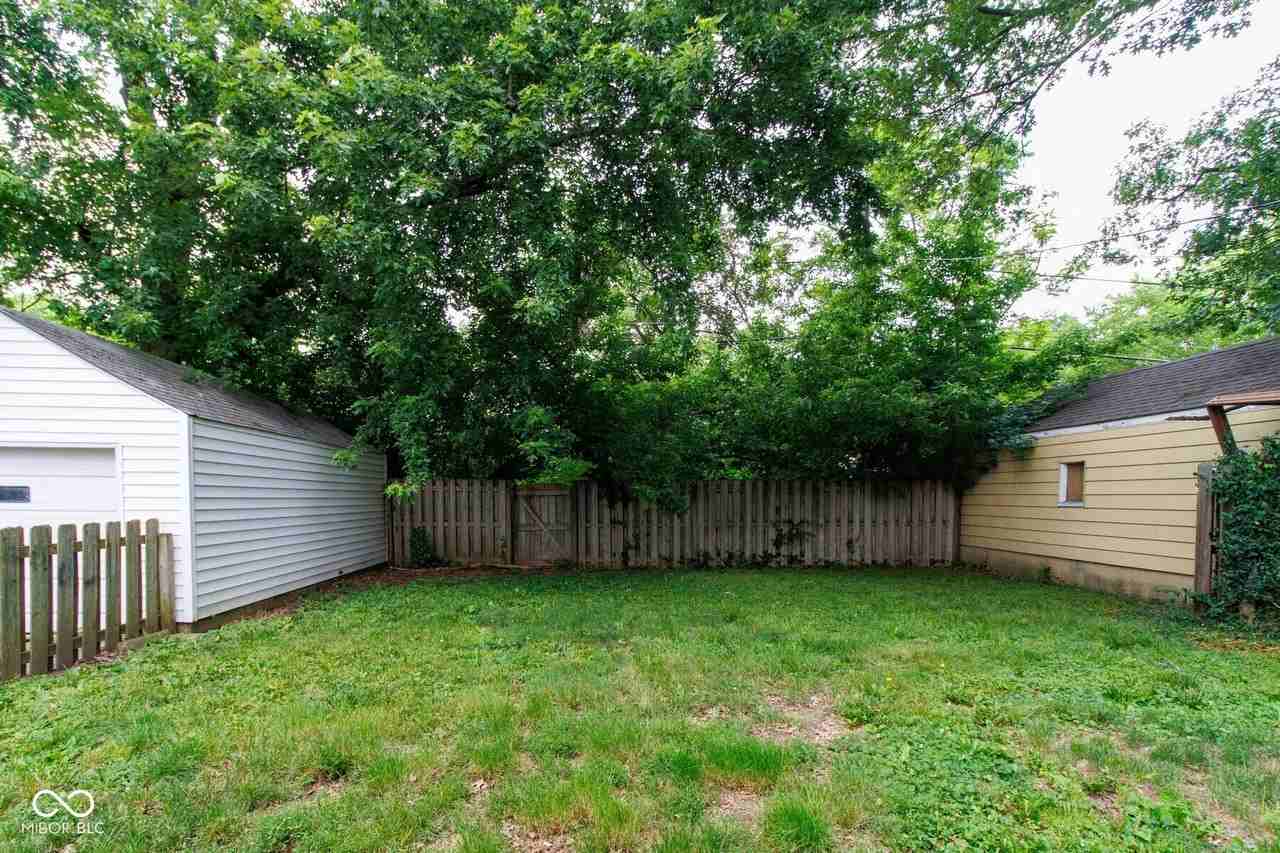 1906 Glenridge Dr - Photo 2 of 18