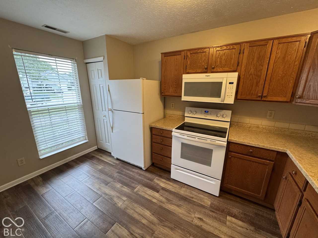 5542 Lippan Way - Photo 6 of 20