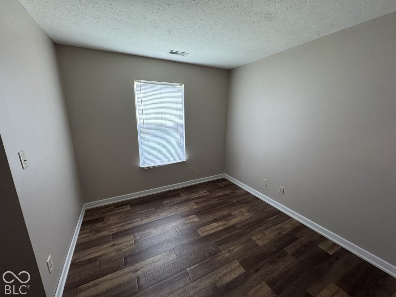 5542 Lippan Way - Photo 7 of 20