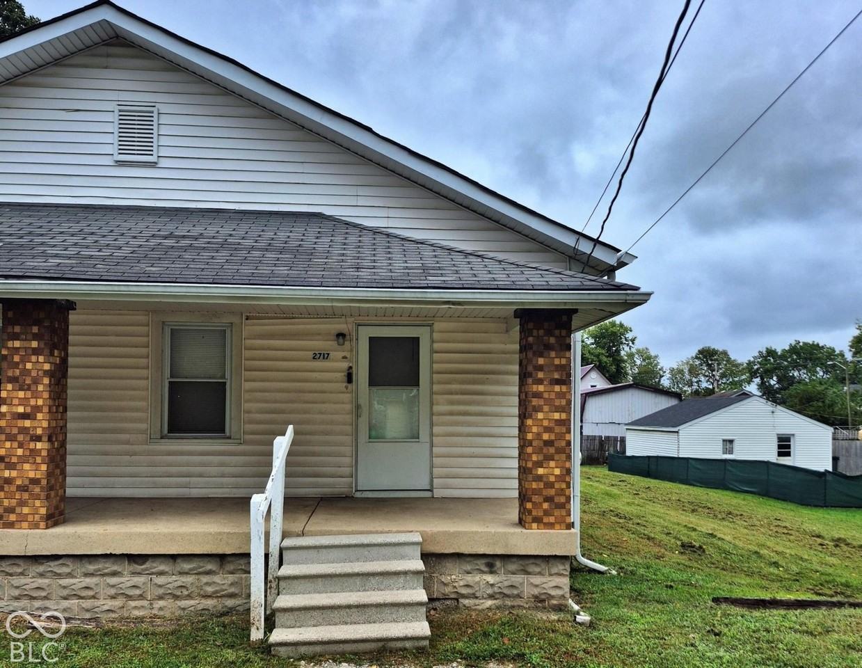 2717 S Moreland Ave - Photo 2 of 21