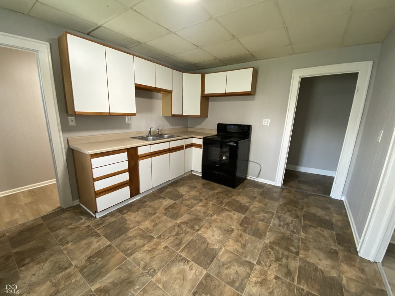 2717 S Moreland Ave - Photo 6 of 21