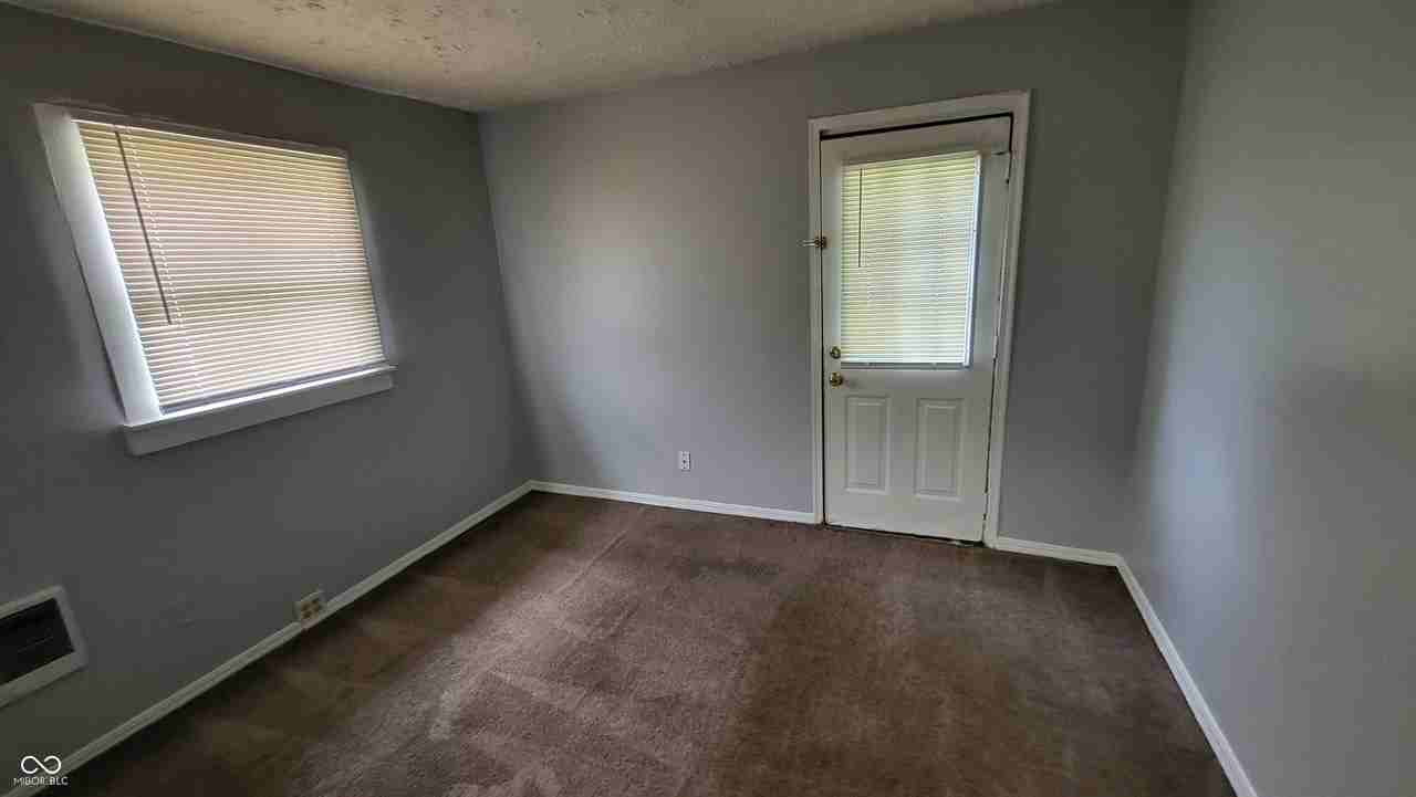 2338 Calhoun St - Photo 4 of 15