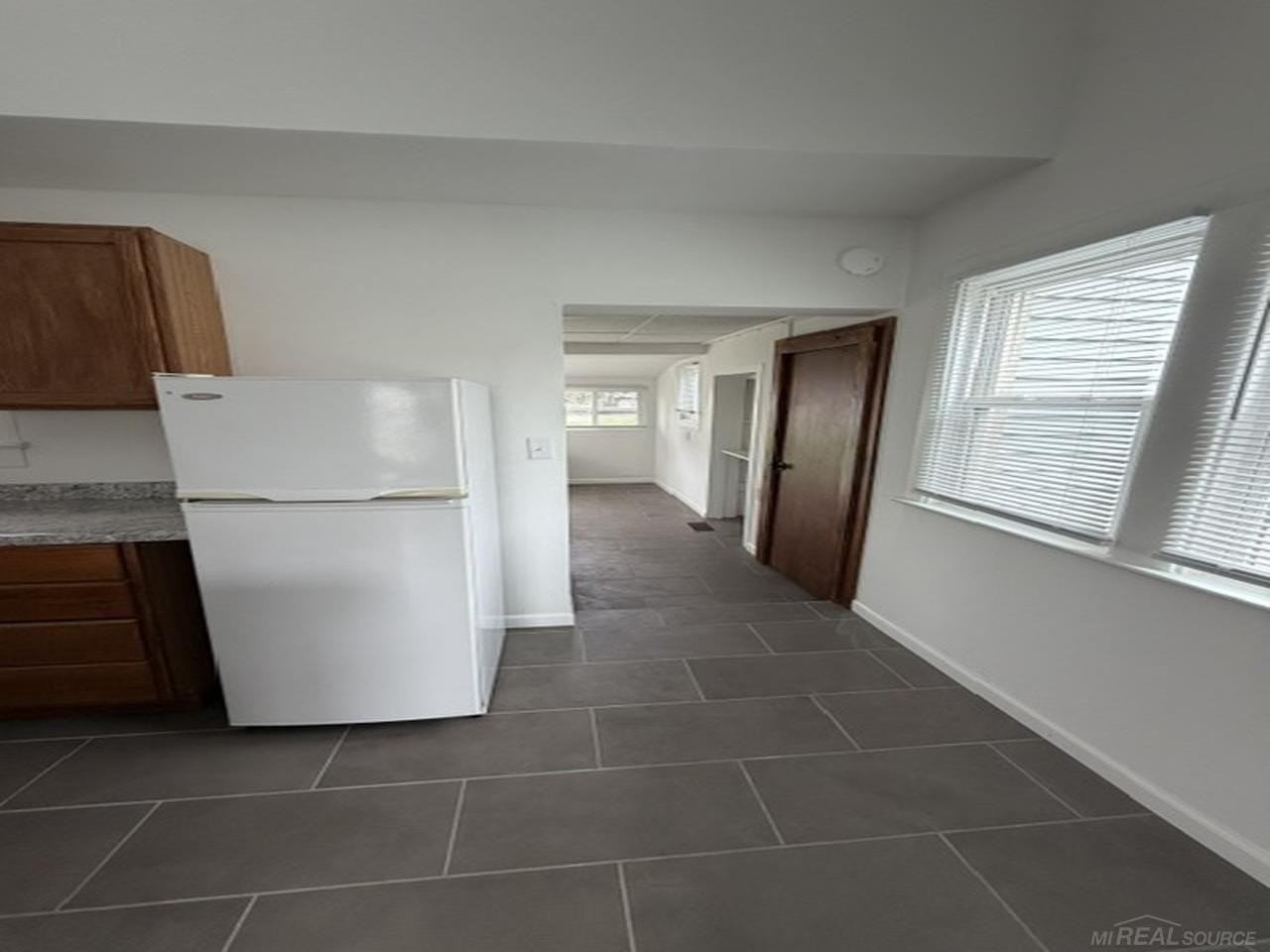 264 Cass Ave - Photo 6 of 7