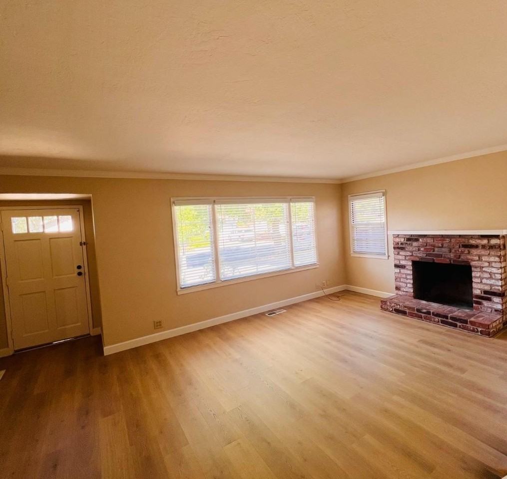 244 Brooklyn Ave - Photo 2 of 9