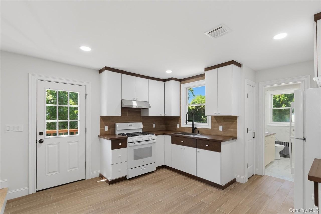 1 Alvin St #2 - Photo 5 of 11