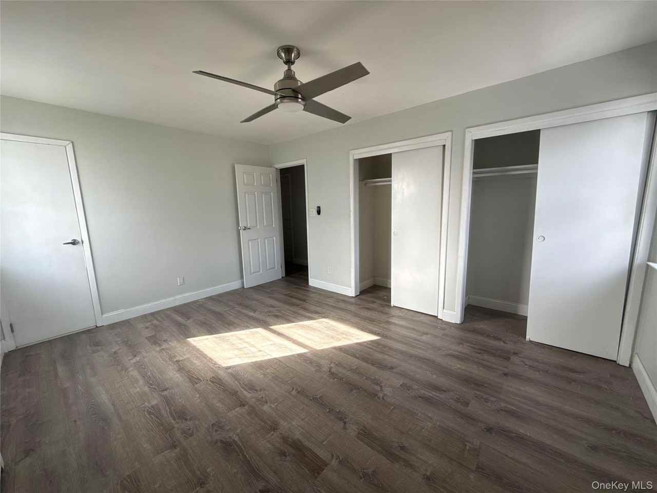 885 E Park Ave - Photo 7 of 15