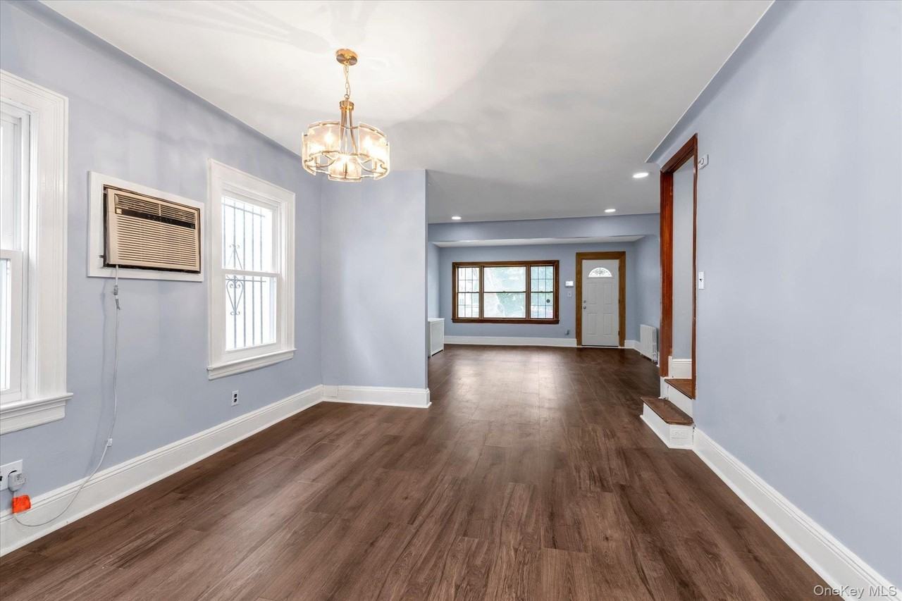 7139 Nansen St - Photo 4 of 20