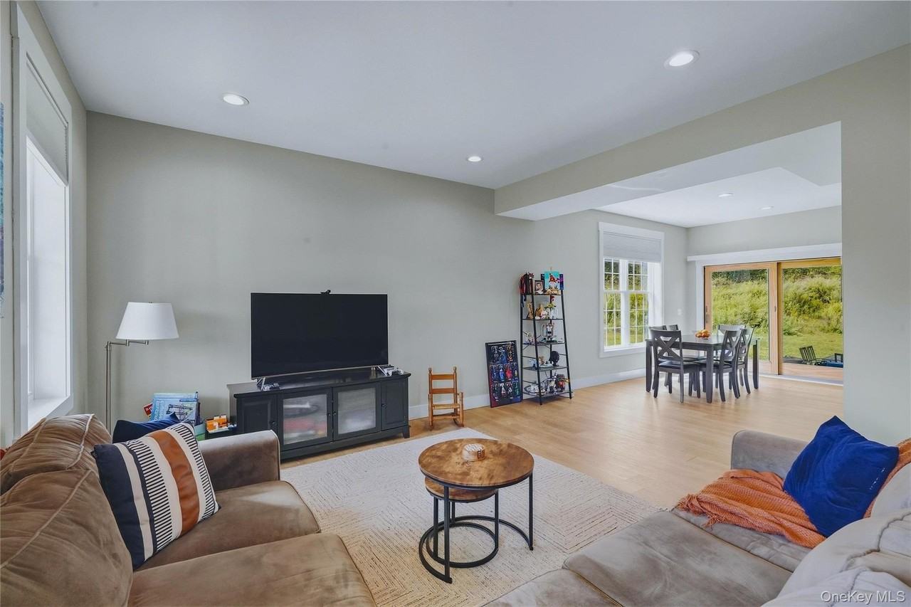 148 Pancake Hollow Rd #A - Photo 6 of 28