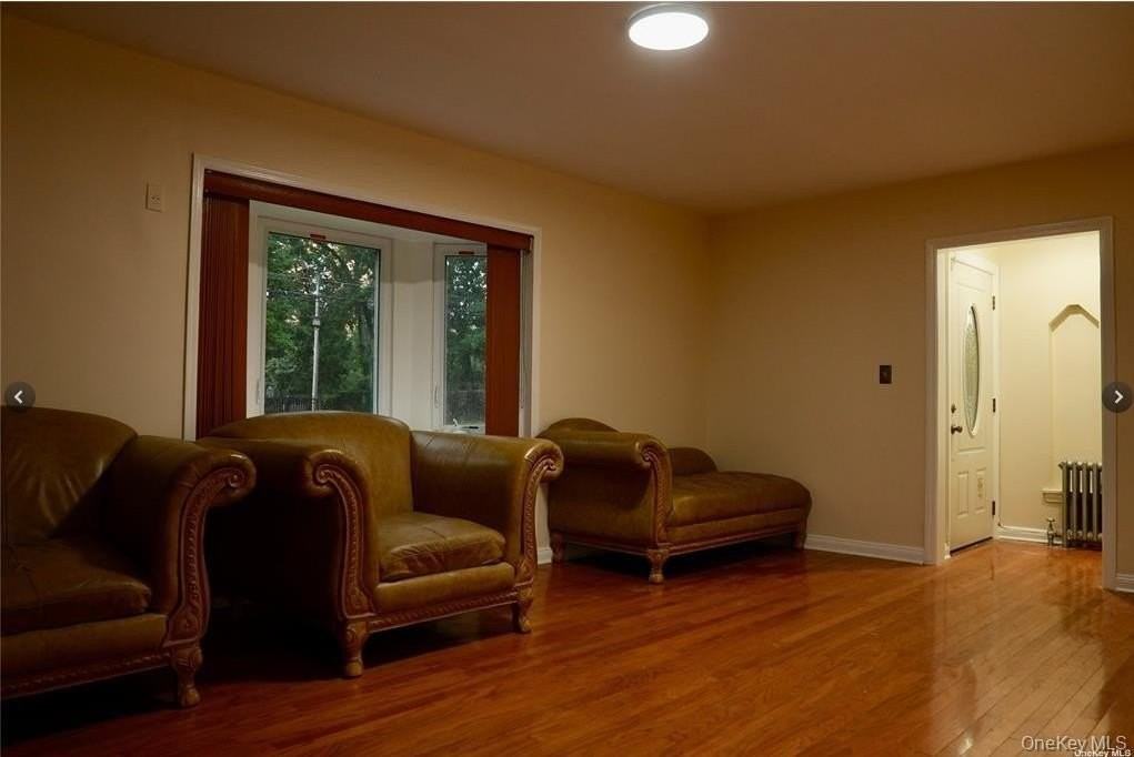 8218 168th St - Photo 4 of 8
