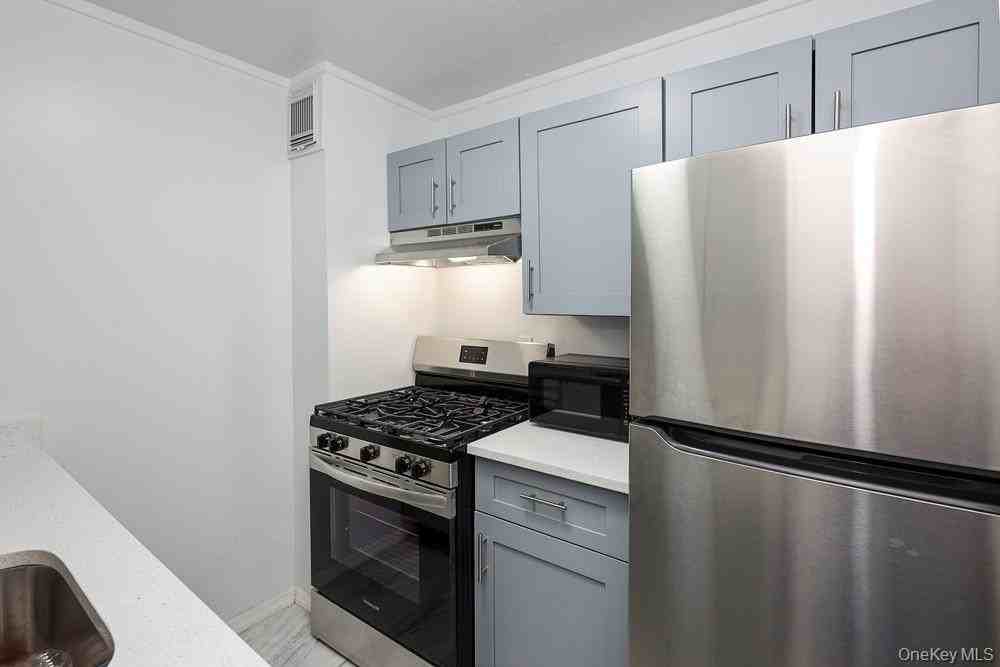 100 Clinton Ave #2X - Photo 7 of 24