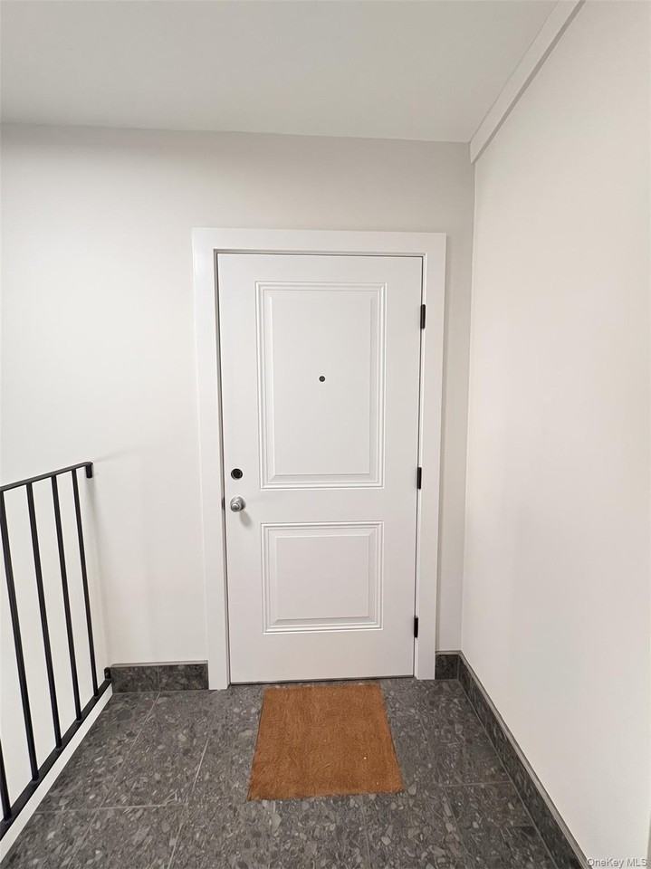 1009 Northern Blvd - Photo 3 of 14