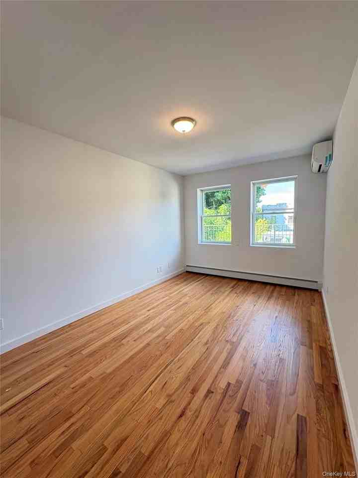 1009 Northern Blvd - Photo 5 of 14
