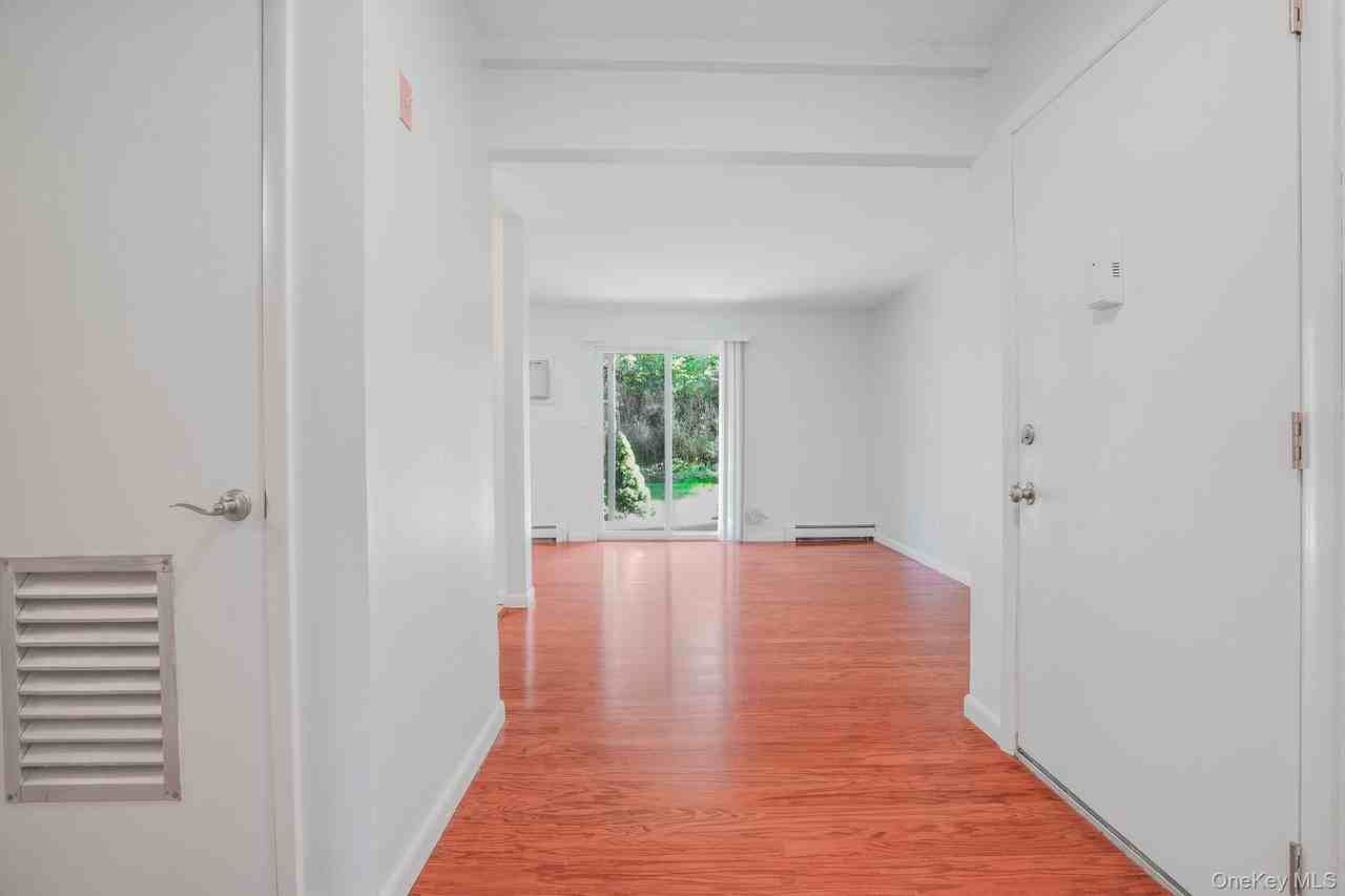 8 Ivy Ct #D - Photo 4 of 21