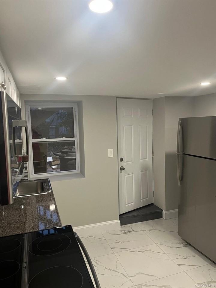 2213 Belmont Ave #1B - Photo 4 of 4