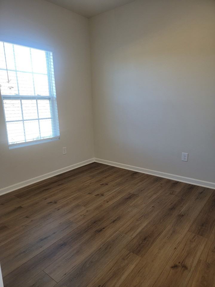 44 Fernhill Ln #1 - Photo 4 of 33