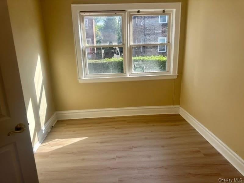 368 Packman Ave - Photo 6 of 15