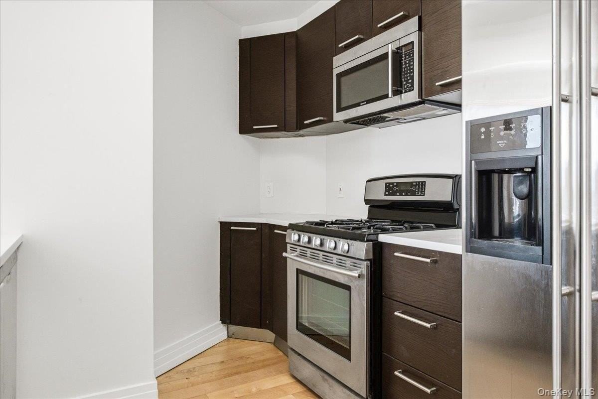 6405 Yellowstone Blvd - Photo 7 of 29