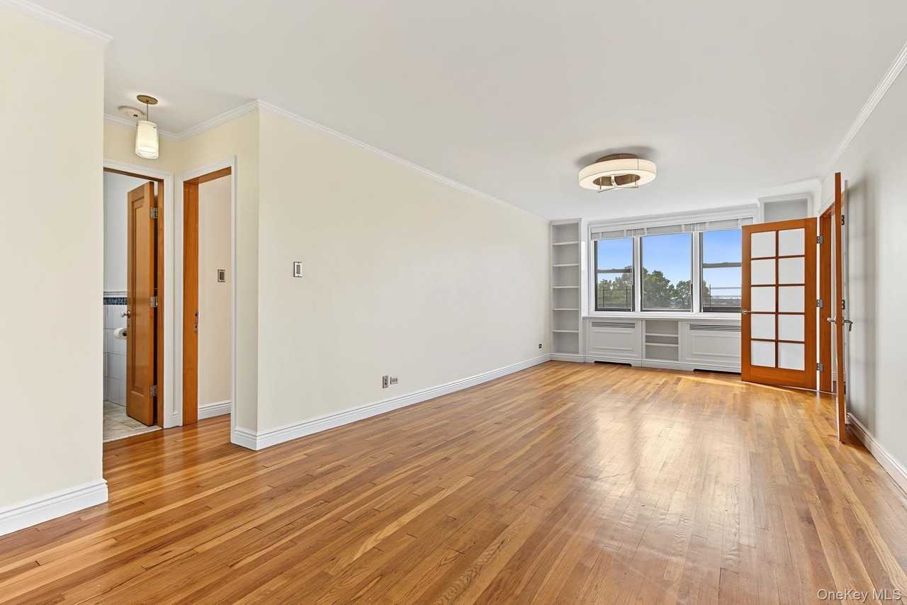 3235 Cambridge Ave #5F - Photo 4 of 31