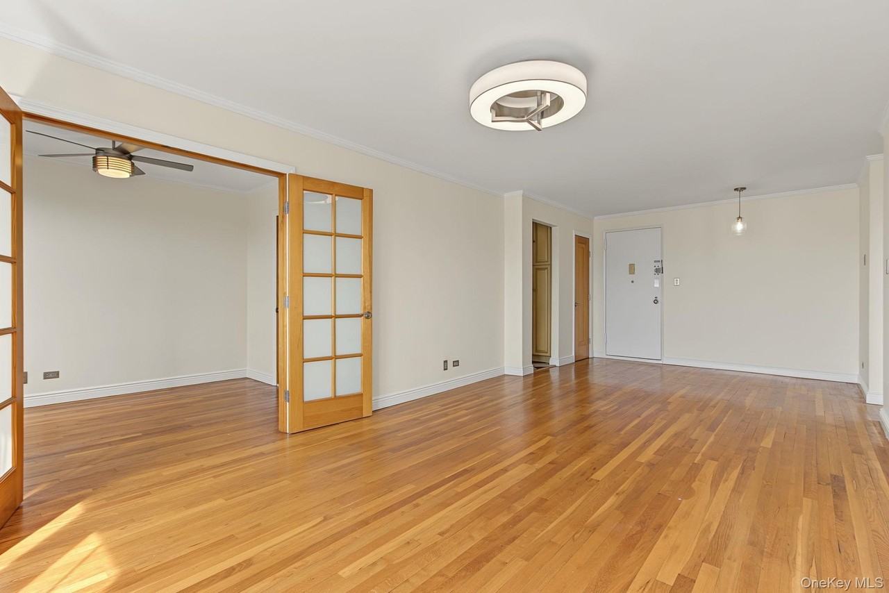 3235 Cambridge Ave #5F - Photo 5 of 31