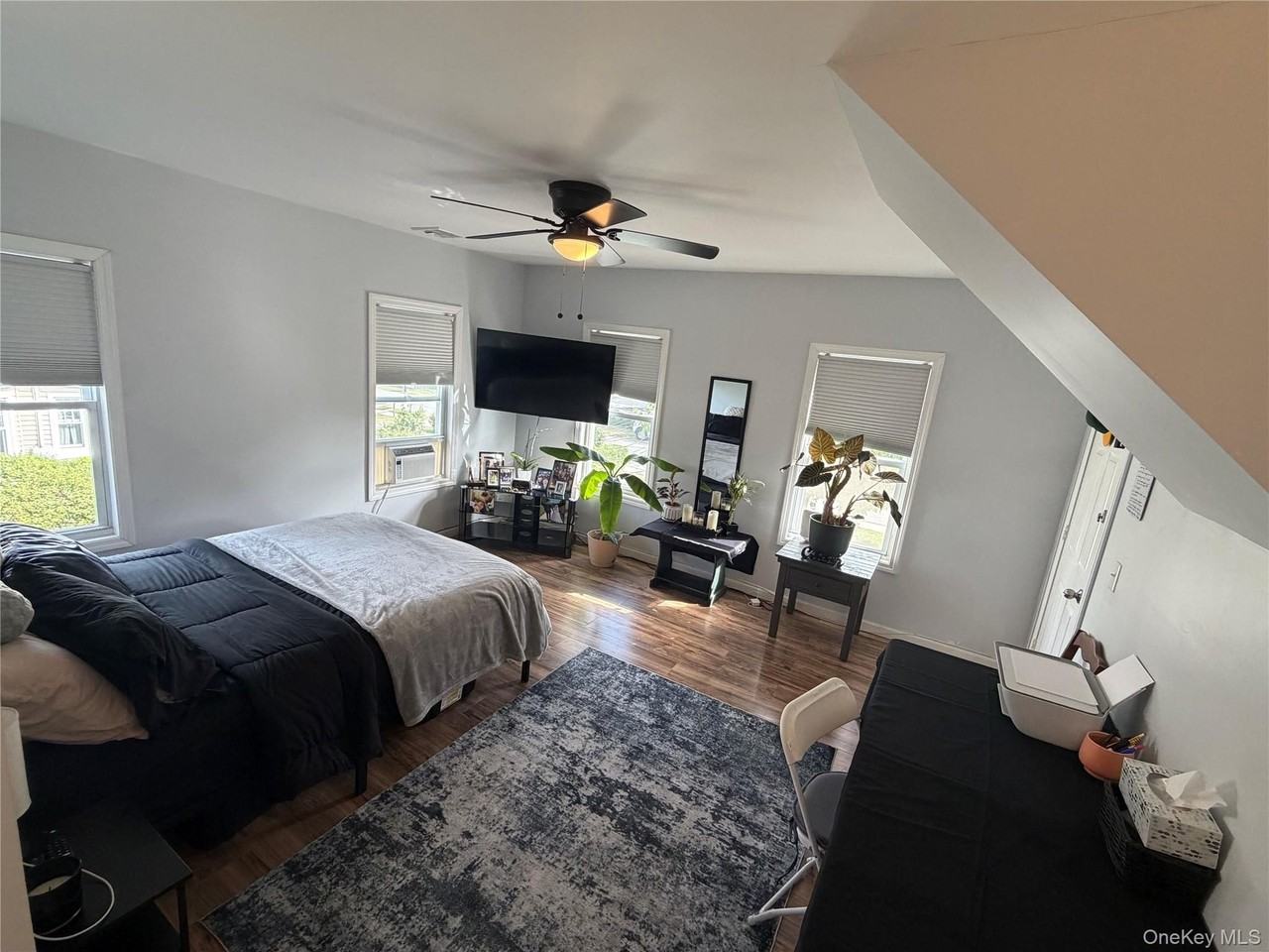 40 Tyler Ave #4 - Photo 3 of 11