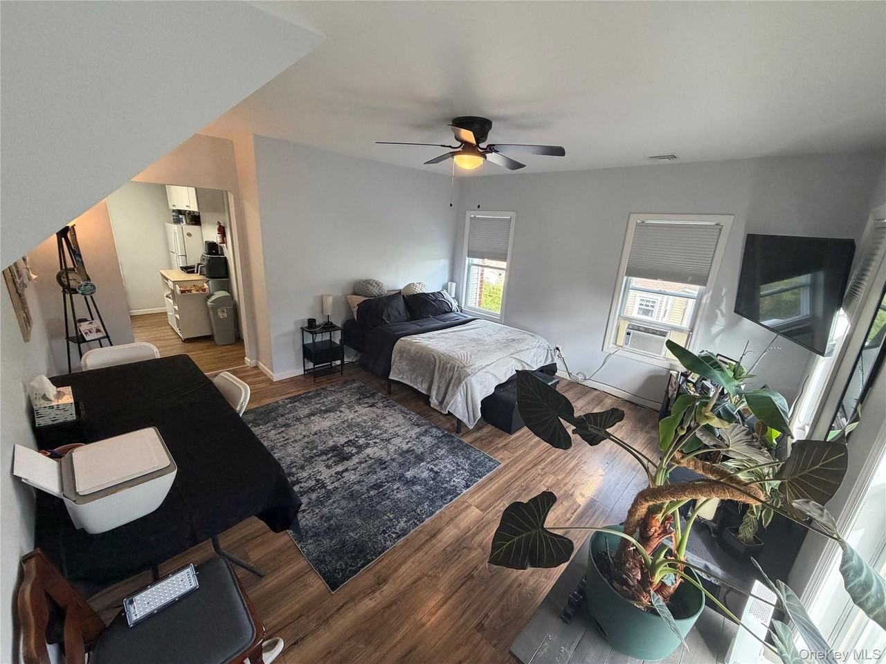 40 Tyler Ave #4 - Photo 4 of 11