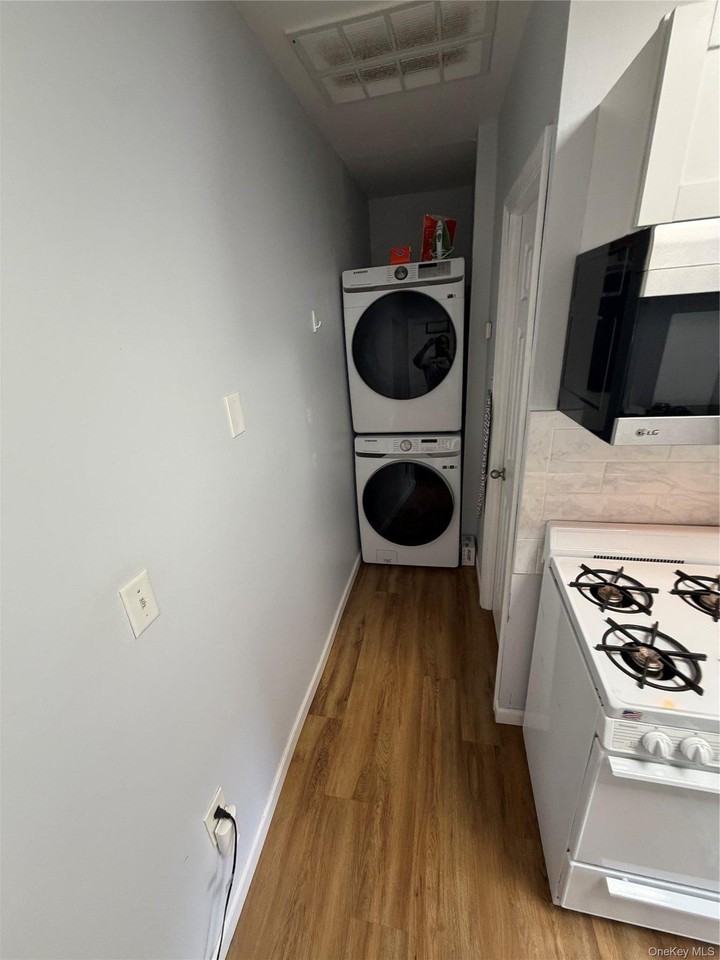 40 Tyler Ave #4 - Photo 5 of 11