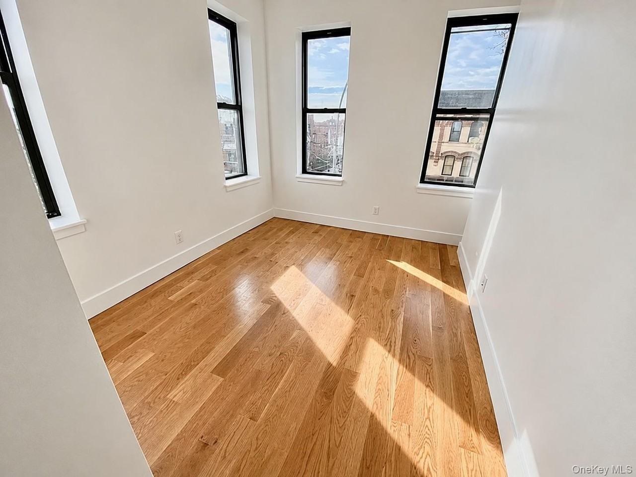 2856 47th St #3F - Photo 4 of 11