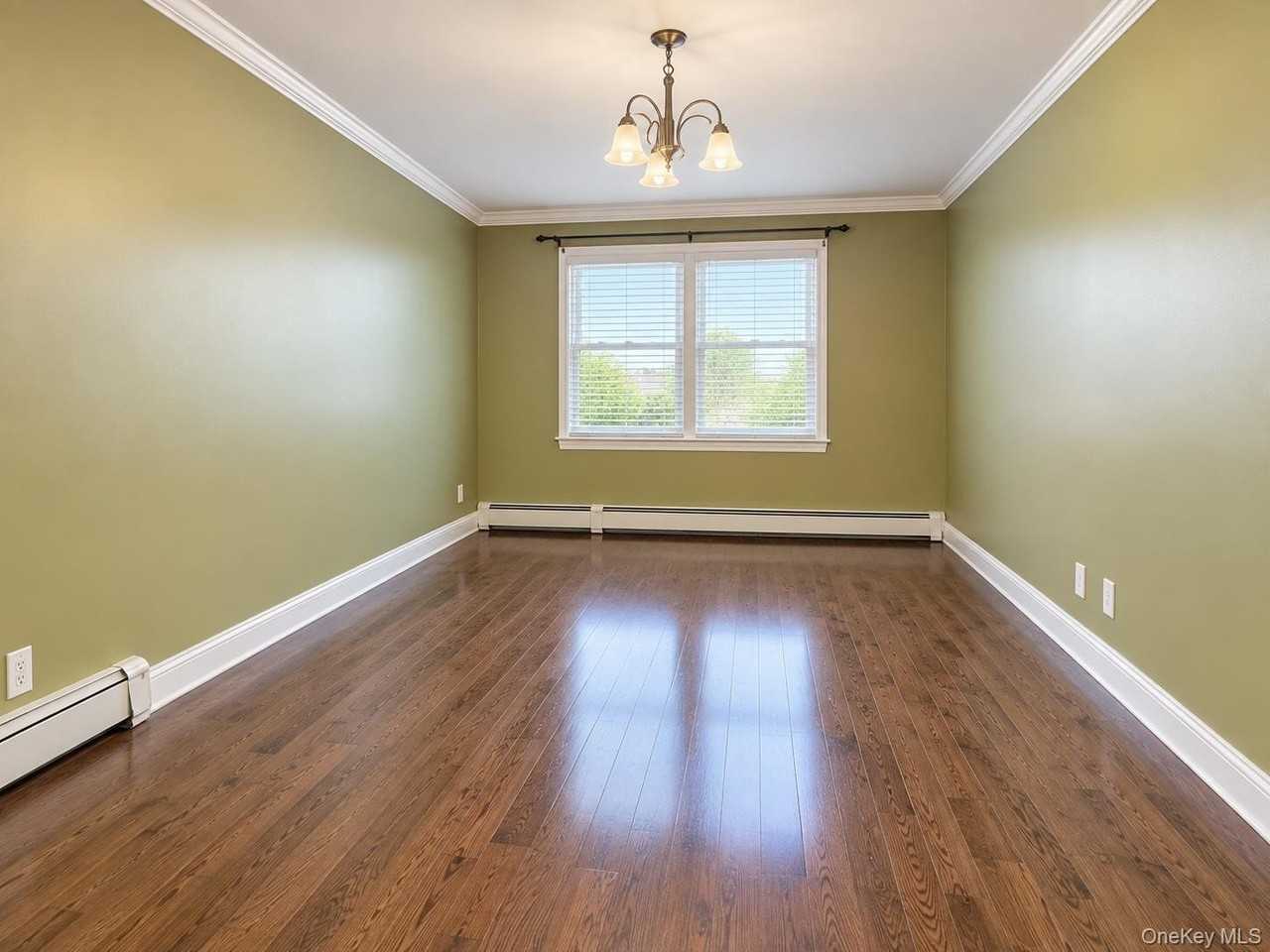 14035 183rd St - Photo 3 of 8