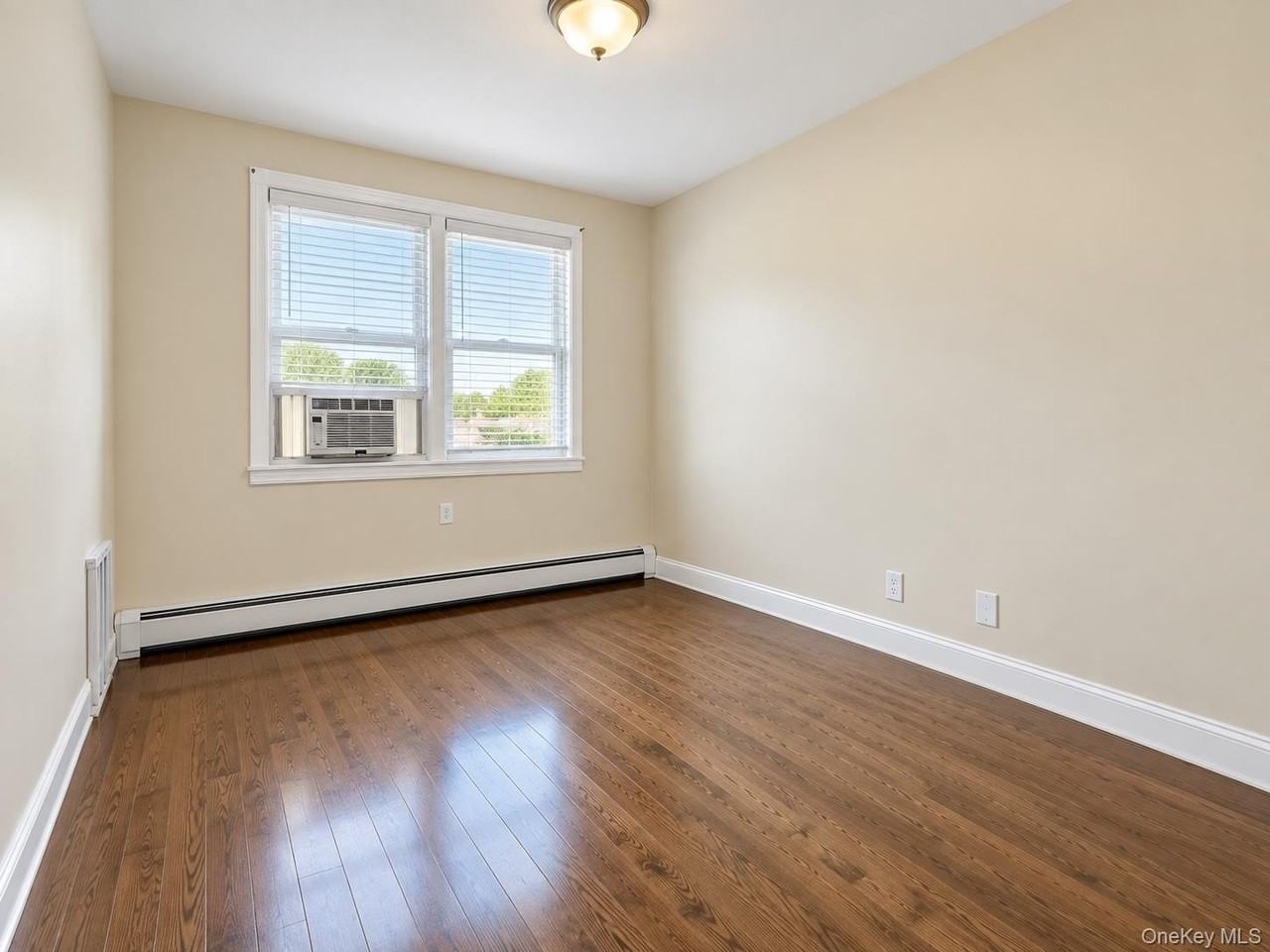 14035 183rd St - Photo 5 of 8