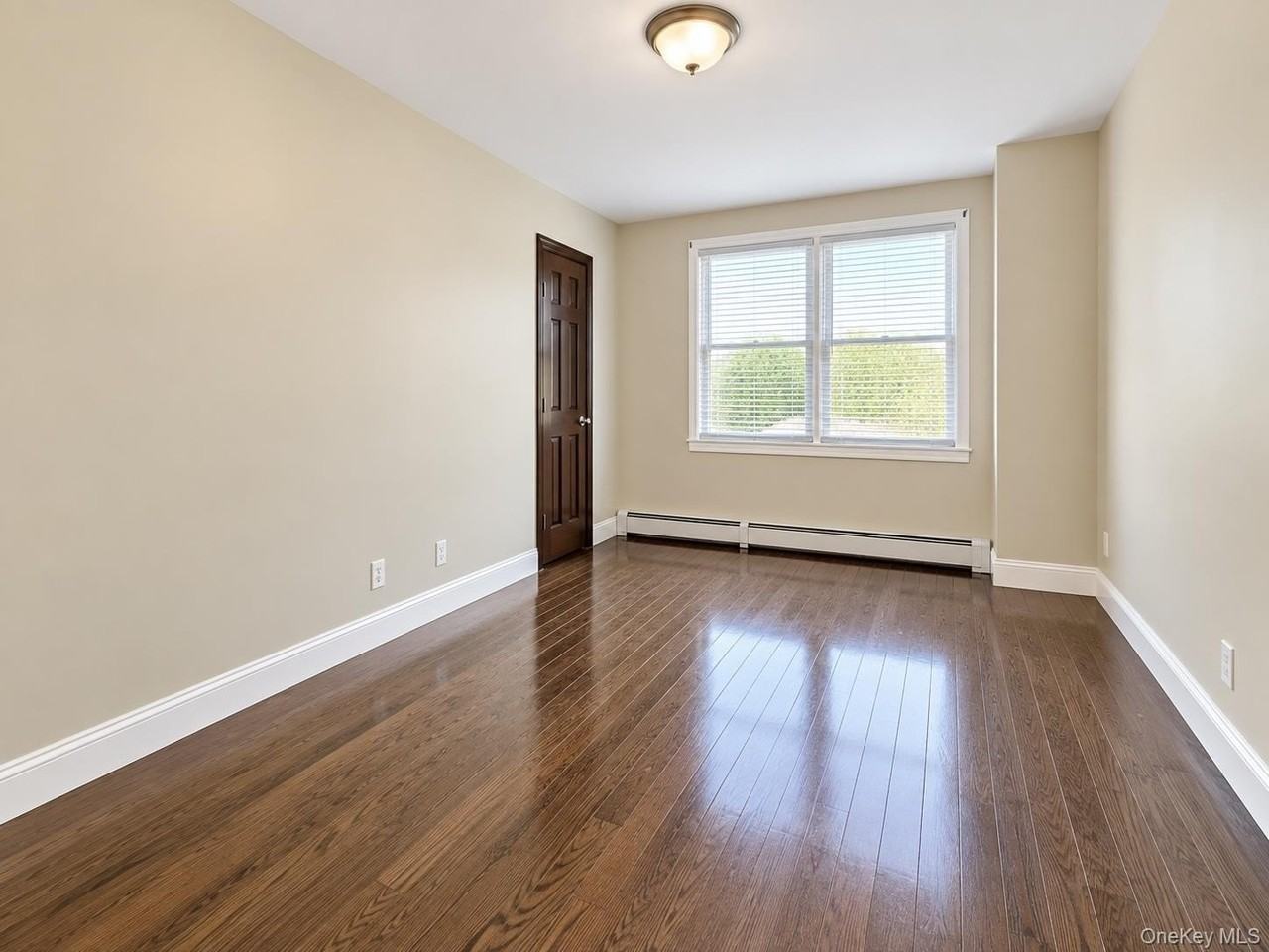 14035 183rd St - Photo 6 of 8
