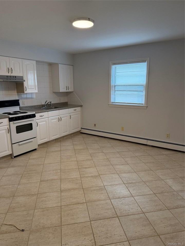 210 Orchard St - Photo 2 of 8
