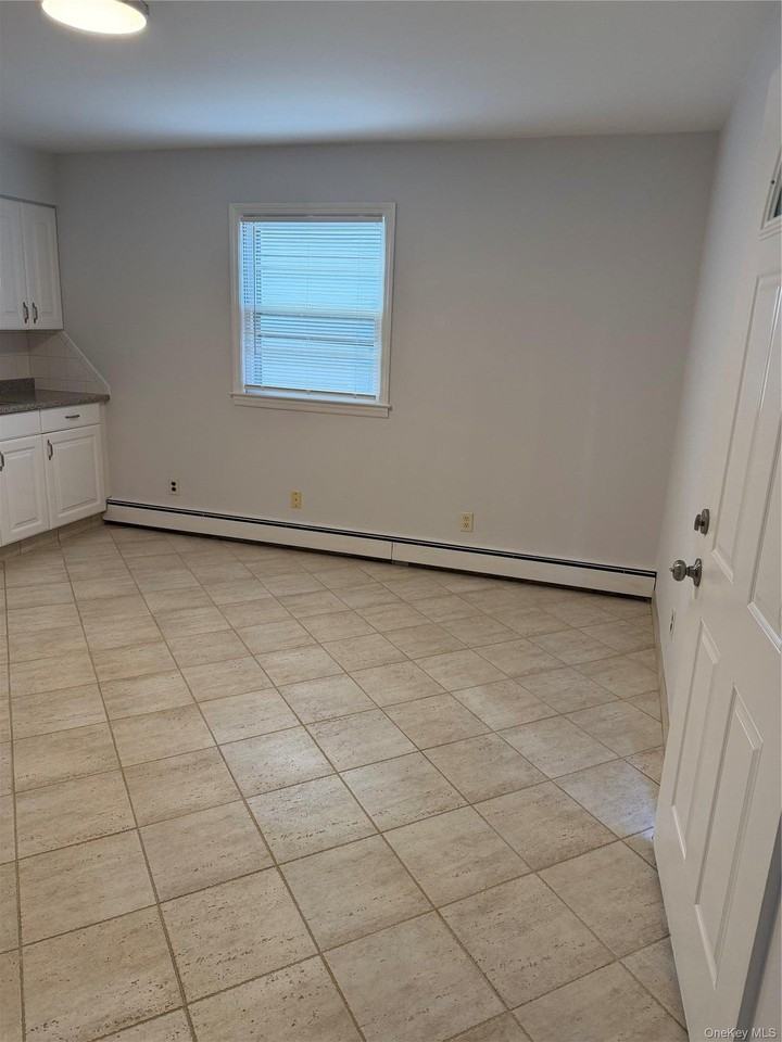 210 Orchard St - Photo 5 of 8