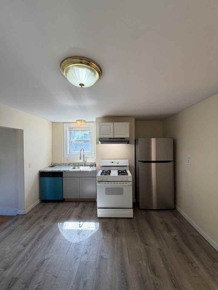 68 Gore St #2 - Photo 2 of 12