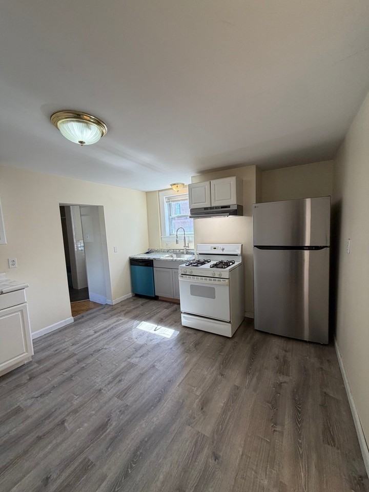 68 Gore St #2 - Photo 3 of 12