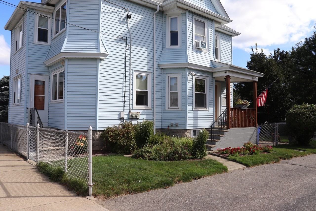1740 Rodman St #2 - Photo 3 of 17