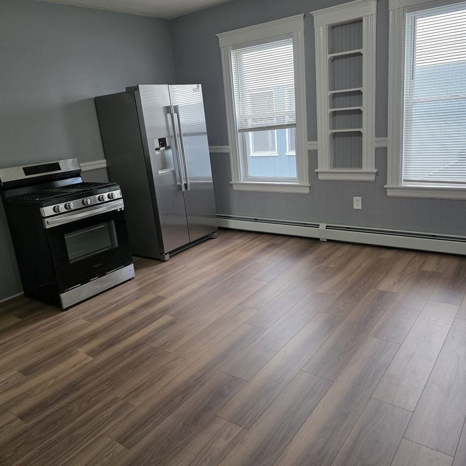 296 Howard St #1 - Photo 3 of 10