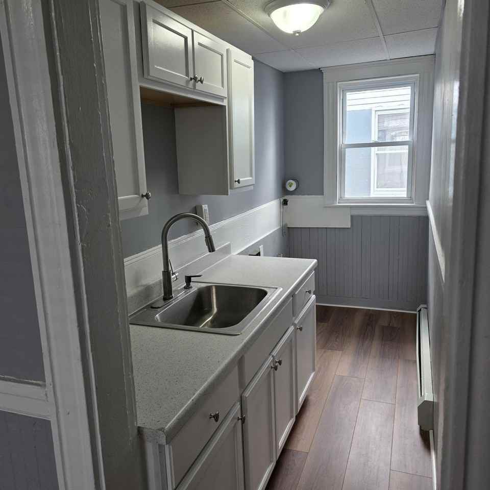 296 Howard St #1 - Photo 4 of 10
