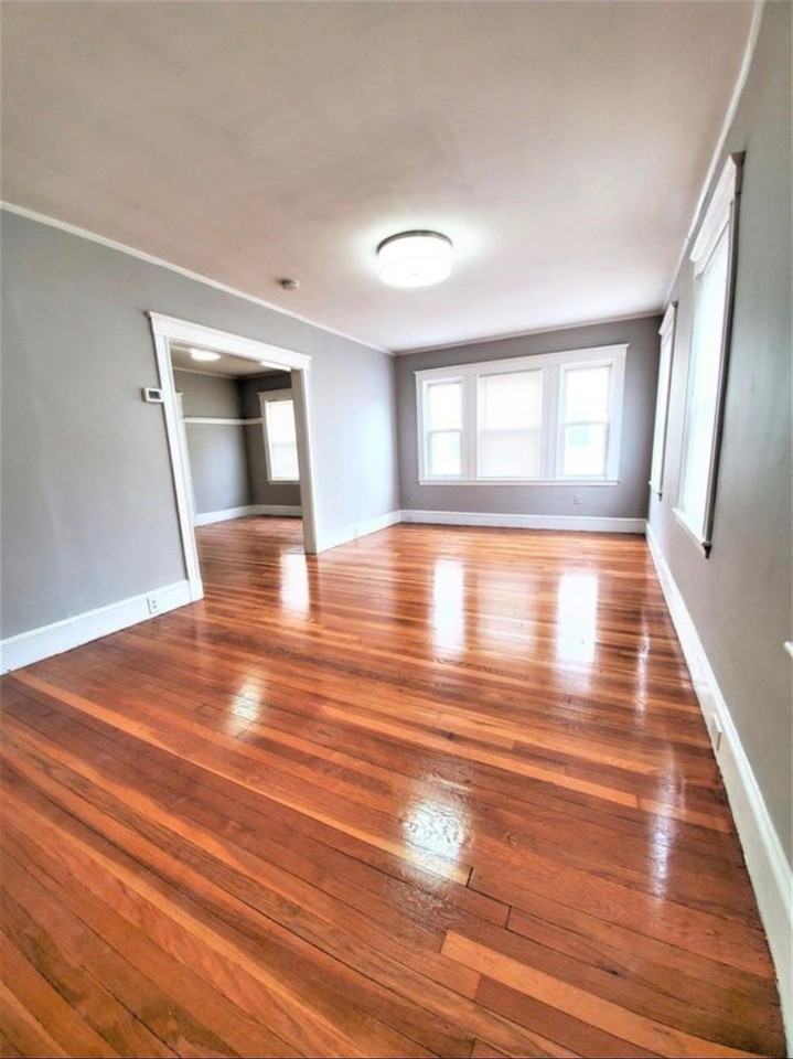 11 Monponset St #1 - Photo 4 of 11