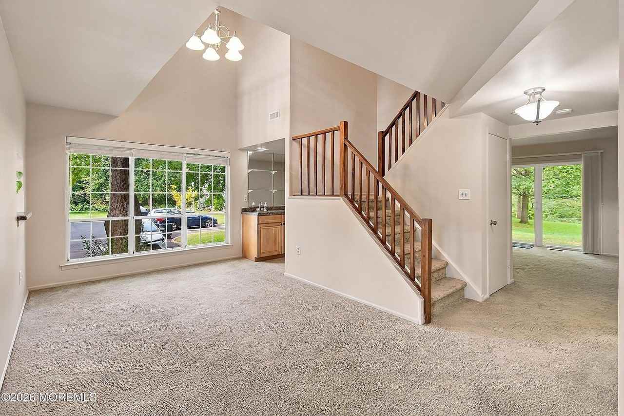 23 Cloister Ct - Photo 3 of 20