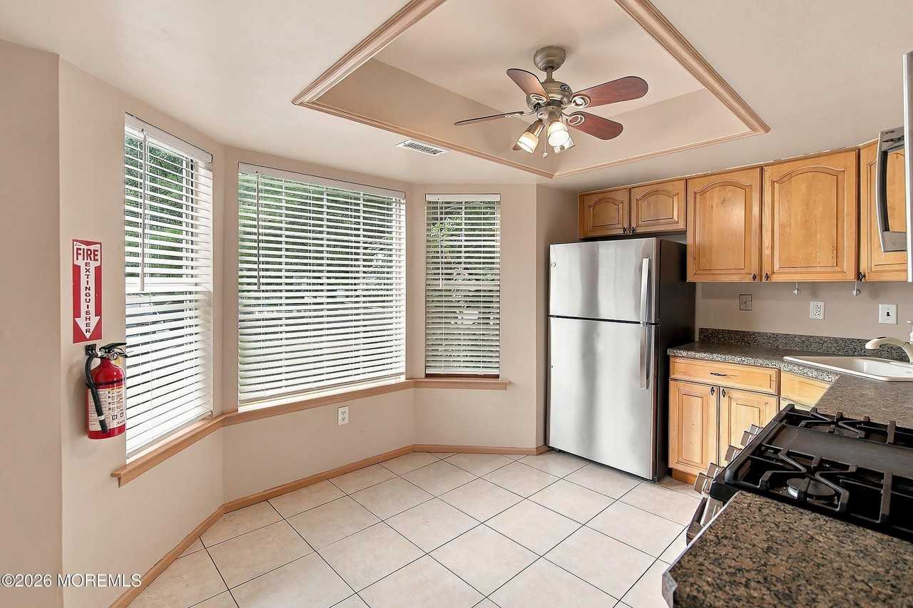 23 Cloister Ct - Photo 5 of 20