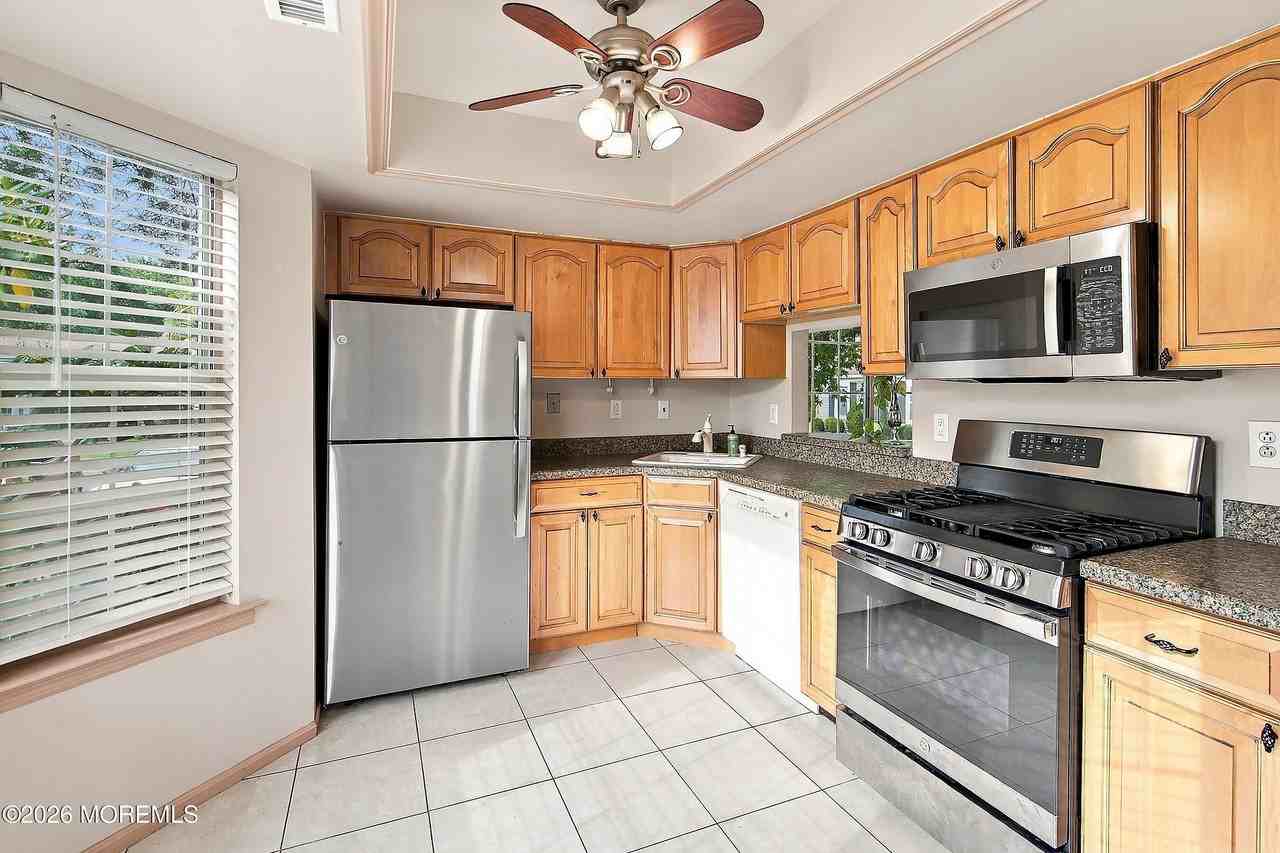 23 Cloister Ct - Photo 6 of 20