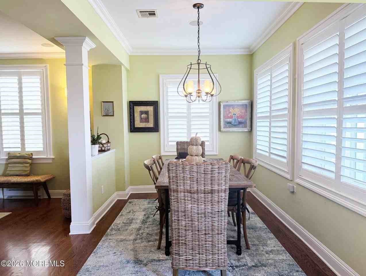 576 Ocean Ave - Photo 6 of 22