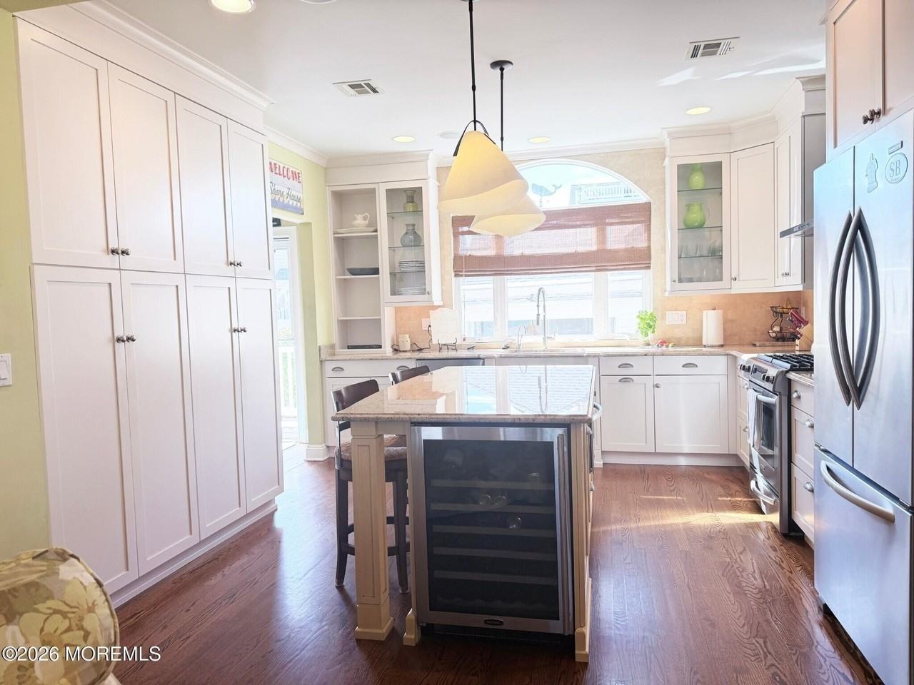 576 Ocean Ave - Photo 7 of 22