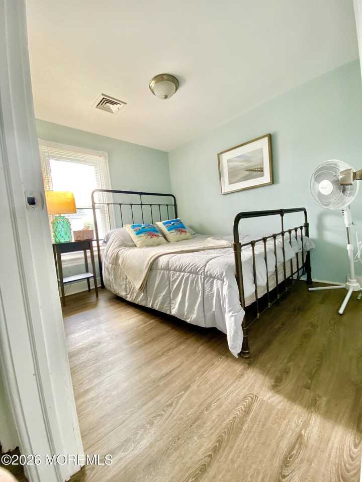 614 Ocean Park Ave - Photo 7 of 9